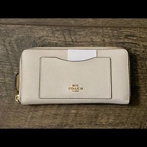 Coach accordion zip wallet